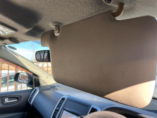 ウイングロード １５Ｍ　ナビ　オートライト　スマートキー　電動格納ミラー　ＣＶＴ　盗難防止システム　衝突安全ボディ　ＡＢＳ　エアコン（7枚目）