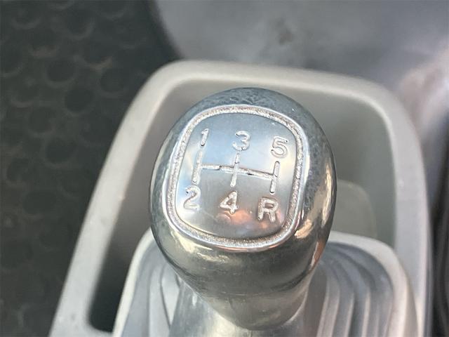 ＮＴ１００クリッパートラック 　４ＷＤ　ＭＴ　エアコン　運転席エアバッグ（7枚目）