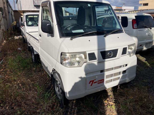 ＮＴ１００クリッパートラック 　４ＷＤ　ＭＴ　エアコン　運転席エアバッグ（11枚目）