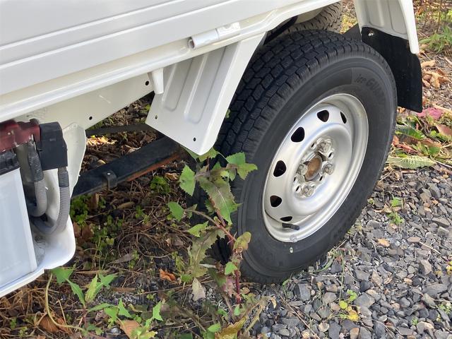 ＮＴ１００クリッパートラック 　４ＷＤ　ＭＴ　エアコン　運転席エアバッグ（15枚目）