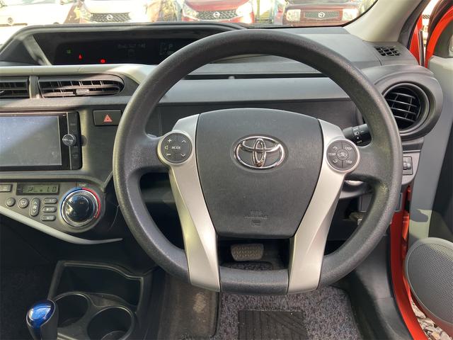 アクア Ｓ　ナビ　オートライト　スマートキー　アイドリングストップ　ＣＶＴ　衝突安全ボディ　ＡＢＳ　ＥＳＣ　エアコン　パワーステアリング　パワーウィンドウ（2枚目）