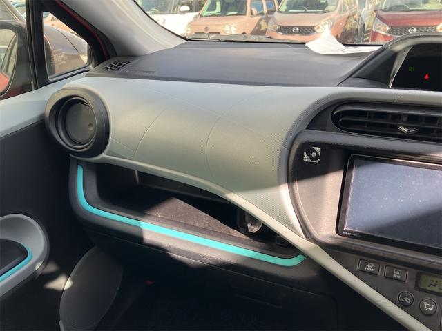 アクア Ｓ　ナビ　オートライト　スマートキー　アイドリングストップ　ＣＶＴ　衝突安全ボディ　ＡＢＳ　ＥＳＣ　エアコン　パワーステアリング　パワーウィンドウ（6枚目）