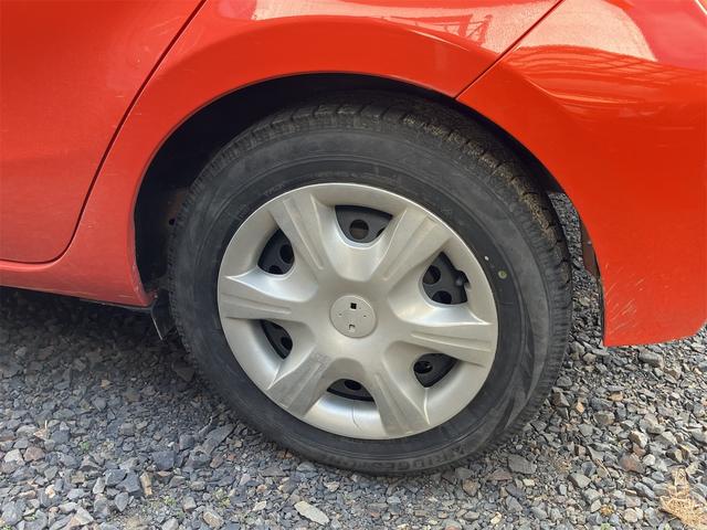 アクア Ｓ　ナビ　オートライト　スマートキー　アイドリングストップ　ＣＶＴ　衝突安全ボディ　ＡＢＳ　ＥＳＣ　エアコン　パワーステアリング　パワーウィンドウ（12枚目）