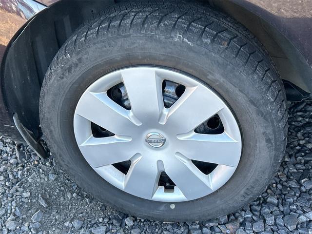 ノート Ｘ　ナビ　スマートキー　アイドリングストップ　電動格納ミラー　ＣＶＴ　盗難防止システム　衝突安全ボディ　ＡＢＳ　エアコン　パワーステアリング　パワーウィンドウ（12枚目）