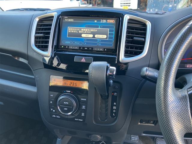 ソリオ ブラック＆ホワイト　両側電動スライドドア　オートライト　ＨＩＤ　スマートキー　フルフラット　ウォークスルー　ＣＶＴ　アルミホイール　盗難防止システム　衝突安全ボディ　ＡＢＳ　エアコン　パワーステアリング　パワーウィンドウ（3枚目）