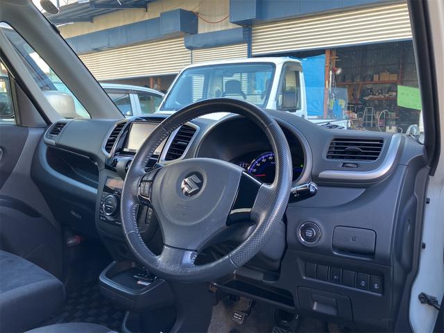 ソリオ ブラック＆ホワイト　両側電動スライドドア　オートライト　ＨＩＤ　スマートキー　フルフラット　ウォークスルー　ＣＶＴ　アルミホイール　盗難防止システム　衝突安全ボディ　ＡＢＳ　エアコン　パワーステアリング　パワーウィンドウ（7枚目）