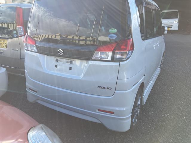 ソリオ ブラック＆ホワイト　両側電動スライドドア　オートライト　ＨＩＤ　スマートキー　フルフラット　ウォークスルー　ＣＶＴ　アルミホイール　盗難防止システム　衝突安全ボディ　ＡＢＳ　エアコン　パワーステアリング　パワーウィンドウ（10枚目）