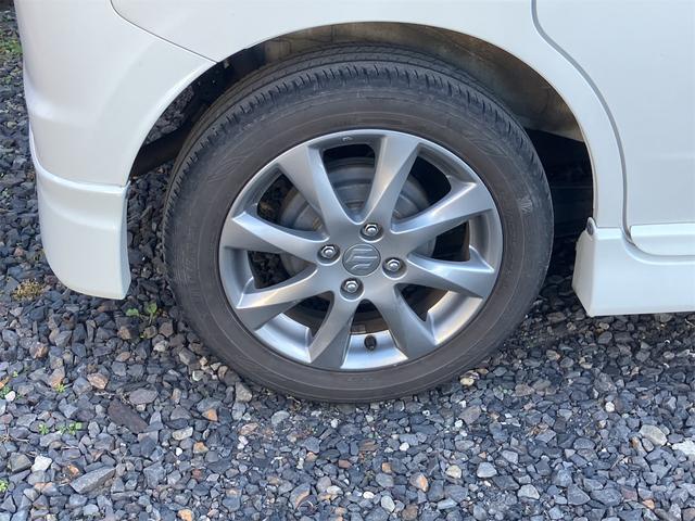 ソリオ ブラック＆ホワイト　両側電動スライドドア　オートライト　ＨＩＤ　スマートキー　フルフラット　ウォークスルー　ＣＶＴ　アルミホイール　盗難防止システム　衝突安全ボディ　ＡＢＳ　エアコン　パワーステアリング　パワーウィンドウ（12枚目）