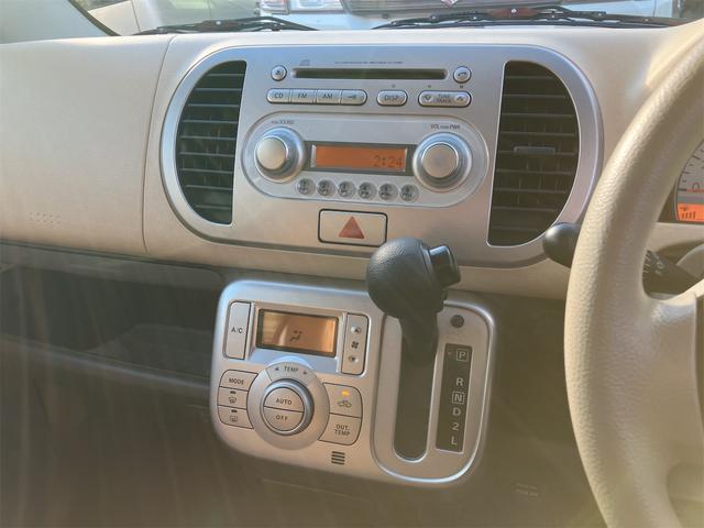 モコ Ｅ　オートライト　スマートキー　ベンチシート　ＡＴ　盗難防止システム　ＡＢＳ　ＣＤ　衝突安全ボディ　エアコン　パワーステアリング　パワーウィンドウ（3枚目）