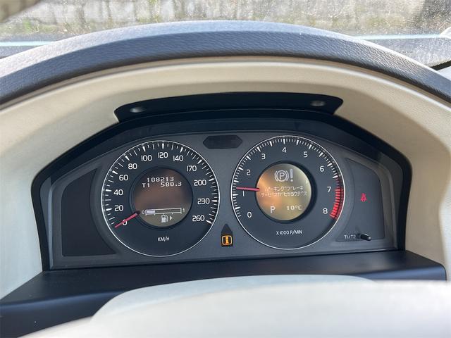 ＸＣ７０ ３．２ＳＥ　ＡＷＤ　４ＷＤ　パワーシート　ナビ　ＨＩＤ　アルミホイール　キーレスエントリー　シートヒーター　シートエアコン　ＡＴ　盗難防止システム　ＣＤ　ＡＢＳ　エアコン　パワーステアリング　パワーウィンドウ（3枚目）