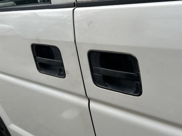 エブリイ ＰＡ　４ＷＤ　両側スライドドア　ＭＴ　盗難防止システム　衝突安全ボディ　エアコン　パワーステアリング（5枚目）