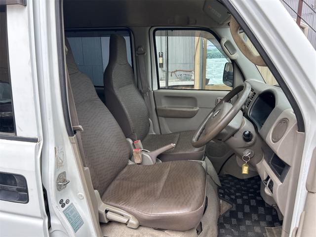 エブリイ ＰＡ　４ＷＤ　両側スライドドア　ＭＴ　盗難防止システム　衝突安全ボディ　エアコン　パワーステアリング（12枚目）