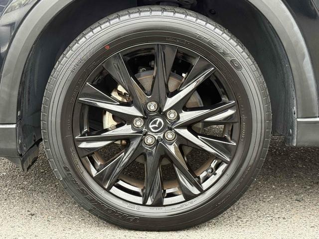 ＣＸ－５ ＸＤ　ブラックトーンエディション　ワンオーナー　純正ナビＴＶ　３６０°カメラ　ハーフレザー　シートヒーター　ステアリングヒーター　純正１９ＡＷ　クルコン　ＨＵＤ　ＢＳＭ　パワーバックドア　パドルシフト　ラバーマット（13枚目）