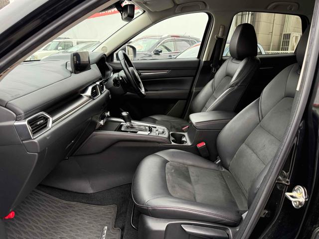 ＣＸ－５ ＸＤ　ブラックトーンエディション　ワンオーナー　純正ナビＴＶ　３６０°カメラ　ハーフレザー　シートヒーター　ステアリングヒーター　純正１９ＡＷ　クルコン　ＨＵＤ　ＢＳＭ　パワーバックドア　パドルシフト　ラバーマット（34枚目）