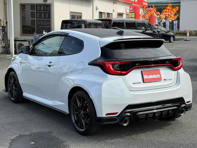 ＧＲヤリス ＲＺ　ハイパフォーマンス　ワンオーナー　ハーフレザーシート　ＧＲエアロパーツセット　ＧＲスポーツバイザー＆ドアハンドルプロテクター　純正ナビＴＶ　バックカメラ　純正１８インチＡＷ　ビルトインＥＴＣ　ＪＢＬプレミアムサウンド（8枚目）