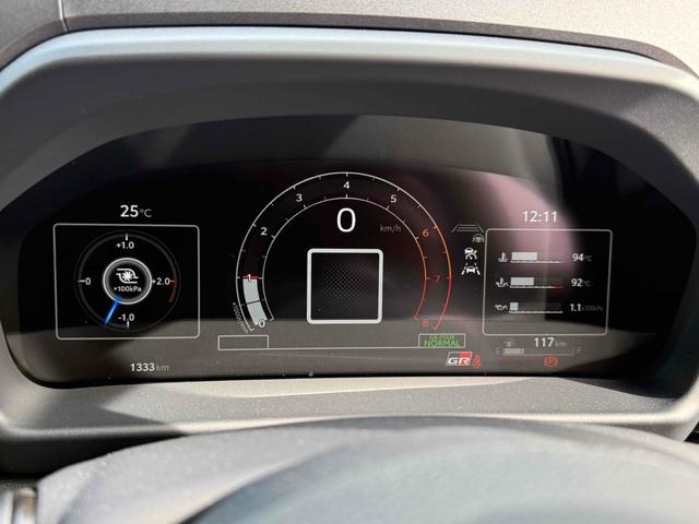 ＧＲヤリス ＲＺ　ハイパフォーマンス　ワンオーナー　ハーフレザーシート　ＧＲエアロパーツセット　ＧＲスポーツバイザー＆ドアハンドルプロテクター　純正ナビＴＶ　バックカメラ　純正１８インチＡＷ　ビルトインＥＴＣ　ＪＢＬプレミアムサウンド（18枚目）