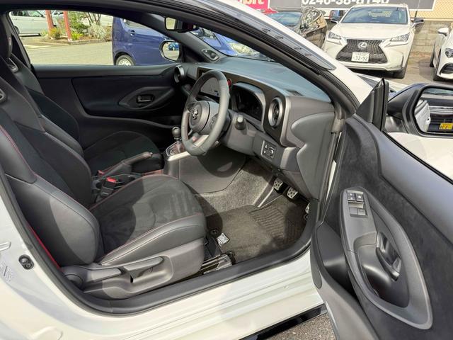 ＧＲヤリス ＲＺ　ハイパフォーマンス　ワンオーナー　ハーフレザーシート　ＧＲエアロパーツセット　ＧＲスポーツバイザー＆ドアハンドルプロテクター　純正ナビＴＶ　バックカメラ　純正１８インチＡＷ　ビルトインＥＴＣ　ＪＢＬプレミアムサウンド（31枚目）