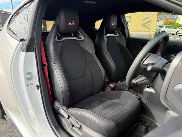 ＧＲヤリス ＲＺ　ハイパフォーマンス　ワンオーナー　ハーフレザーシート　ＧＲエアロパーツセット　ＧＲスポーツバイザー＆ドアハンドルプロテクター　純正ナビＴＶ　バックカメラ　純正１８インチＡＷ　ビルトインＥＴＣ　ＪＢＬプレミアムサウンド（34枚目）