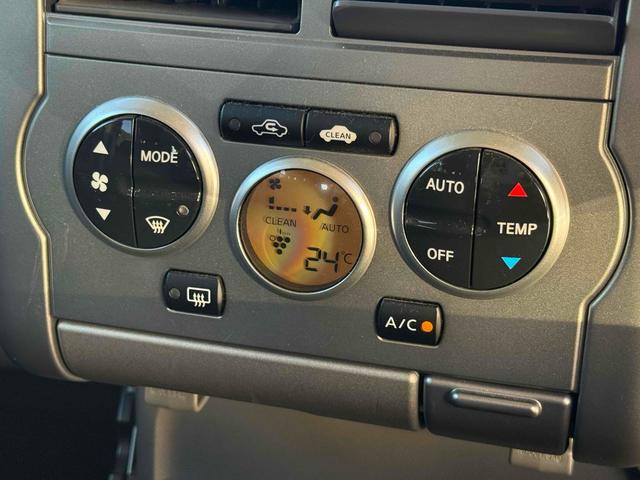 キューブ １５Ｅ　純正ナビＴＶ　純正１５インチアルミ　スマートキー　ドアバイザー　フロアマット（22枚目）