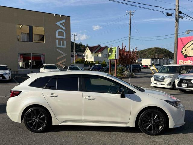 カローラツーリング ダブルバイビー　ワンオーナー　ハーフレザーシート　純正９インチディスプレイオーディオ・ナビＴＶ　バックカメラ　トヨタセーフティーセンス　純正１７インチアルミ　純正リモートスタート　ＢＳＭ　前後ドライブレコーダー（4枚目）