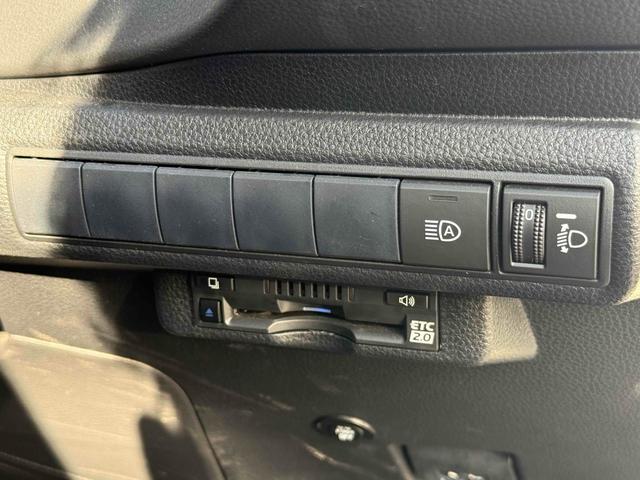 カローラツーリング ダブルバイビー　ワンオーナー　ハーフレザーシート　純正９インチディスプレイオーディオ・ナビＴＶ　バックカメラ　トヨタセーフティーセンス　純正１７インチアルミ　純正リモートスタート　ＢＳＭ　前後ドライブレコーダー（24枚目）