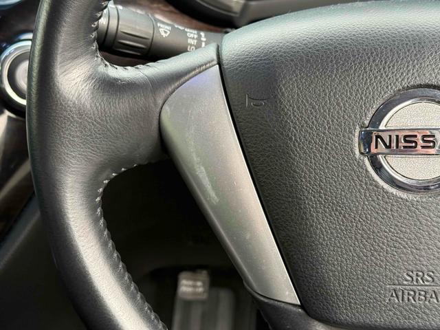 エルグランド ２５０ハイウェイスターアーバンクロム　両側パワースライドドア　ハーフレザーシート　フィリップダウンモニター　純正１８インチアルミ　社外ナビ　バックカメラ　ＥＴＣ　ＨＩＤヘッドライト　ドアバイザー　フロアマット（18枚目）