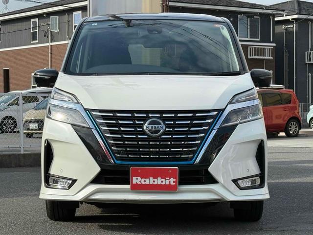 セレナ ｅ－パワー　ハイウェイスターＶ　ワンオーナー　両側パワースライドドア　１０インチ純正ナビＴＶ　アラウンドビューモニター　デジタルインナーミラー　純正１５インチアルミ　スマートキー　プッシュスタート（3枚目）