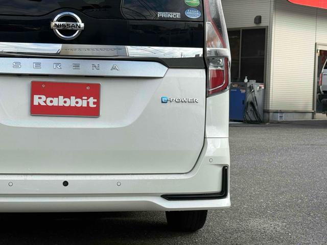 セレナ ｅ－パワー　ハイウェイスターＶ　ワンオーナー　両側パワースライドドア　１０インチ純正ナビＴＶ　アラウンドビューモニター　デジタルインナーミラー　純正１５インチアルミ　スマートキー　プッシュスタート（12枚目）