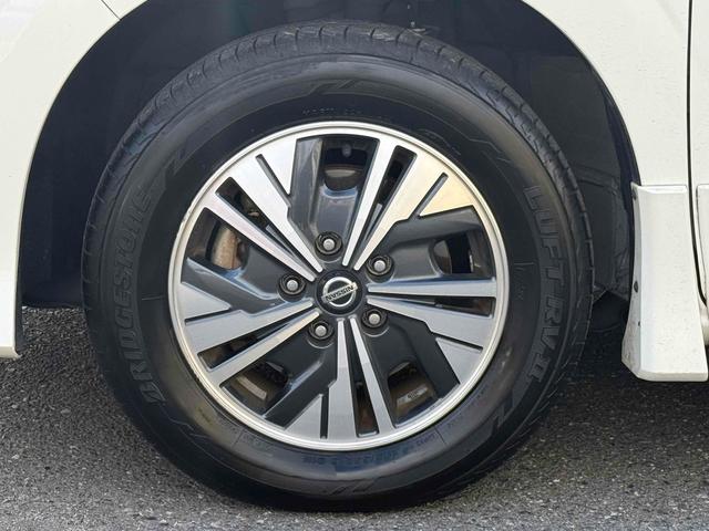 セレナ ｅ－パワー　ハイウェイスターＶ　ワンオーナー　両側パワースライドドア　１０インチ純正ナビＴＶ　アラウンドビューモニター　デジタルインナーミラー　純正１５インチアルミ　スマートキー　プッシュスタート（14枚目）