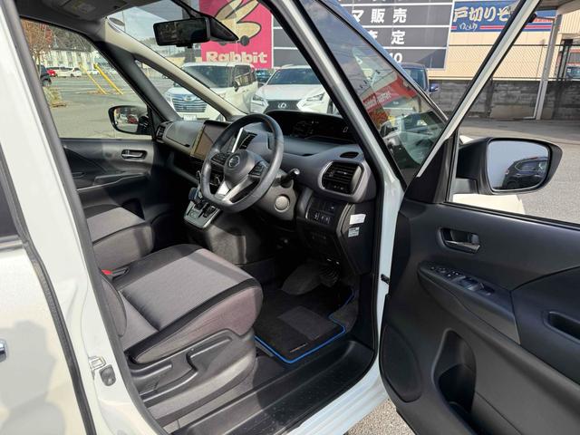 セレナ ｅ－パワー　ハイウェイスターＶ　ワンオーナー　両側パワースライドドア　１０インチ純正ナビＴＶ　アラウンドビューモニター　デジタルインナーミラー　純正１５インチアルミ　スマートキー　プッシュスタート（29枚目）