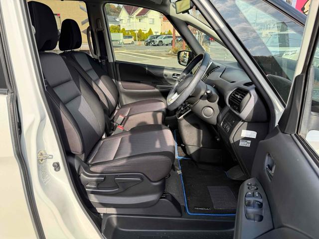 セレナ ｅ－パワー　ハイウェイスターＶ　ワンオーナー　両側パワースライドドア　１０インチ純正ナビＴＶ　アラウンドビューモニター　デジタルインナーミラー　純正１５インチアルミ　スマートキー　プッシュスタート（31枚目）