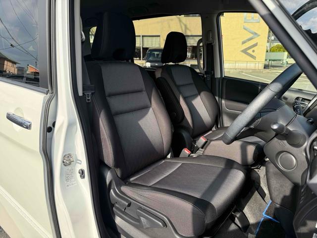 セレナ ｅ－パワー　ハイウェイスターＶ　ワンオーナー　両側パワースライドドア　１０インチ純正ナビＴＶ　アラウンドビューモニター　デジタルインナーミラー　純正１５インチアルミ　スマートキー　プッシュスタート（32枚目）