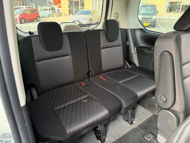 セレナ ｅ－パワー　ハイウェイスターＶ　ワンオーナー　両側パワースライドドア　１０インチ純正ナビＴＶ　アラウンドビューモニター　デジタルインナーミラー　純正１５インチアルミ　スマートキー　プッシュスタート（38枚目）