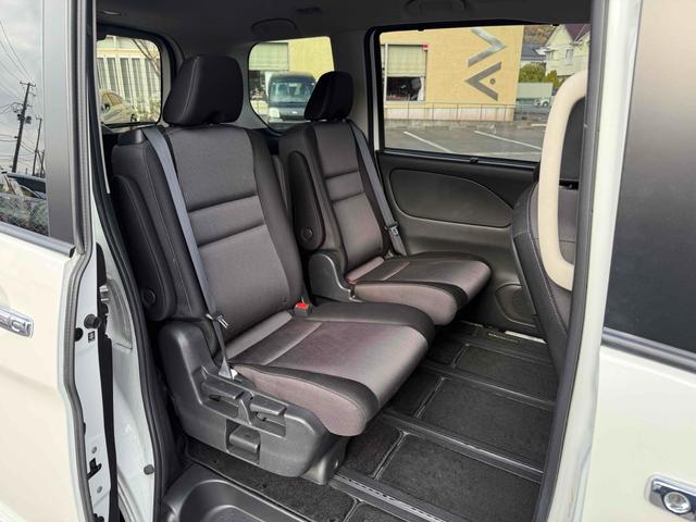 セレナ ｅ－パワー　ハイウェイスターＶ　ワンオーナー　両側パワースライドドア　１０インチ純正ナビＴＶ　アラウンドビューモニター　デジタルインナーミラー　純正１５インチアルミ　スマートキー　プッシュスタート（40枚目）