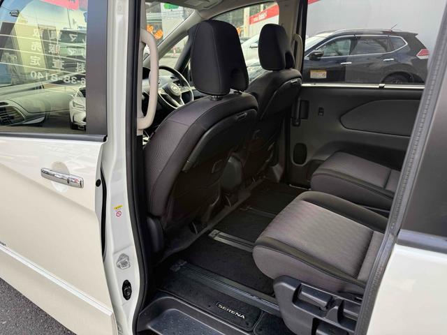 セレナ ｅ－パワー　ハイウェイスターＶ　ワンオーナー　両側パワースライドドア　１０インチ純正ナビＴＶ　アラウンドビューモニター　デジタルインナーミラー　純正１５インチアルミ　スマートキー　プッシュスタート（41枚目）