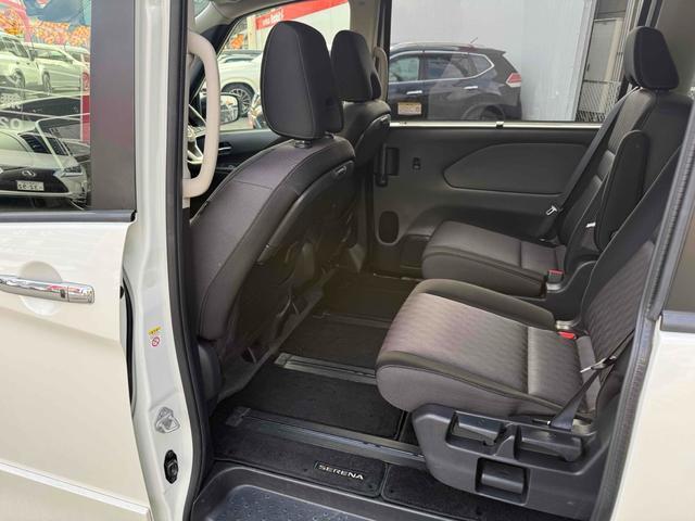 セレナ ｅ－パワー　ハイウェイスターＶ　ワンオーナー　両側パワースライドドア　１０インチ純正ナビＴＶ　アラウンドビューモニター　デジタルインナーミラー　純正１５インチアルミ　スマートキー　プッシュスタート（42枚目）