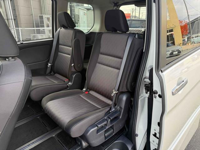 セレナ ｅ－パワー　ハイウェイスターＶ　ワンオーナー　両側パワースライドドア　１０インチ純正ナビＴＶ　アラウンドビューモニター　デジタルインナーミラー　純正１５インチアルミ　スマートキー　プッシュスタート（45枚目）