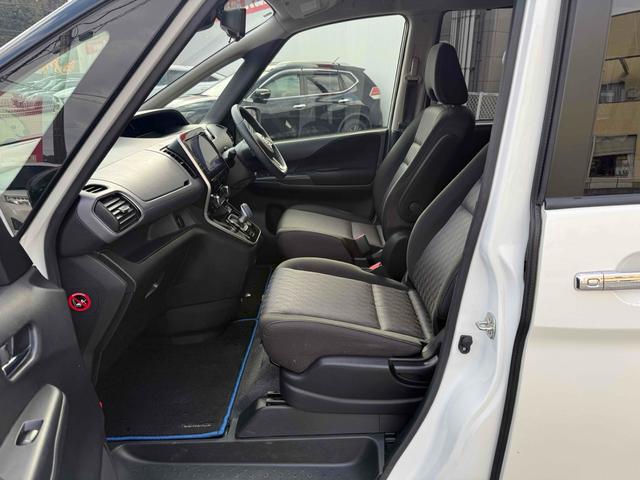 セレナ ｅ－パワー　ハイウェイスターＶ　ワンオーナー　両側パワースライドドア　１０インチ純正ナビＴＶ　アラウンドビューモニター　デジタルインナーミラー　純正１５インチアルミ　スマートキー　プッシュスタート（48枚目）