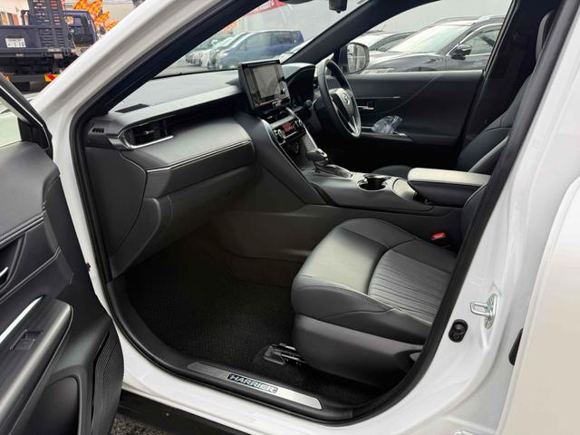 ハリアー G 4WD ハーフレザーシート 純正ディスプレイオーディオ バックカメラ 純正18インチアルミ デジタルインナーミラー AHB PCS LTA ビルトインETC パワーバックドア クルーズコントロール(39枚目)