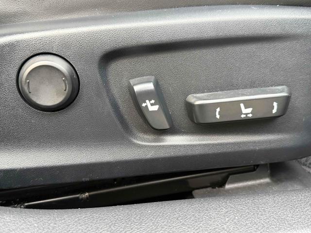 ＩＳ ＩＳ２００ｔ　Ｆスポーツ　純正ナビＴＶ　バックカメラ　ハーフレザーシート　　純正１８インチアルミ　ＬＥＤヘッドライト　ＥＴＣ　ＢＳＭ　電動シート　シートヒーター　クルーズコントロール　スマートキー　プッシュスタート（29枚目）