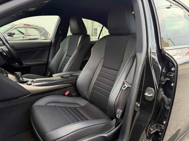 ＩＳ ＩＳ２００ｔ　Ｆスポーツ　純正ナビＴＶ　バックカメラ　ハーフレザーシート　　純正１８インチアルミ　ＬＥＤヘッドライト　ＥＴＣ　ＢＳＭ　電動シート　シートヒーター　クルーズコントロール　スマートキー　プッシュスタート（40枚目）