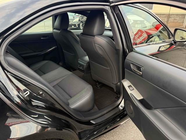 ＩＳ ＩＳ２００ｔ　Ｆスポーツ　純正ナビＴＶ　バックカメラ　ハーフレザーシート　　純正１８インチアルミ　ＬＥＤヘッドライト　ＥＴＣ　ＢＳＭ　電動シート　シートヒーター　クルーズコントロール　スマートキー　プッシュスタート（42枚目）