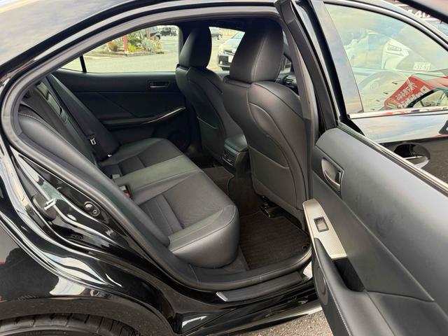 ＩＳ ＩＳ２００ｔ　Ｆスポーツ　純正ナビＴＶ　バックカメラ　ハーフレザーシート　　純正１８インチアルミ　ＬＥＤヘッドライト　ＥＴＣ　ＢＳＭ　電動シート　シートヒーター　クルーズコントロール　スマートキー　プッシュスタート（43枚目）