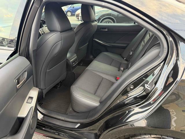 ＩＳ ＩＳ２００ｔ　Ｆスポーツ　純正ナビＴＶ　バックカメラ　ハーフレザーシート　　純正１８インチアルミ　ＬＥＤヘッドライト　ＥＴＣ　ＢＳＭ　電動シート　シートヒーター　クルーズコントロール　スマートキー　プッシュスタート（48枚目）