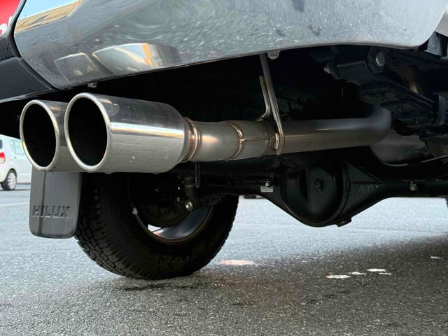 ハイラックス Z ワンオーナー 4WD 純正ナビ パノラミックビューモニター GRドレスアップマフラー GRハードトノカバー 純正ベッドライナー TRD IRカットフィルム LEDヘッドライト 純正17インチアルミ(14枚目)