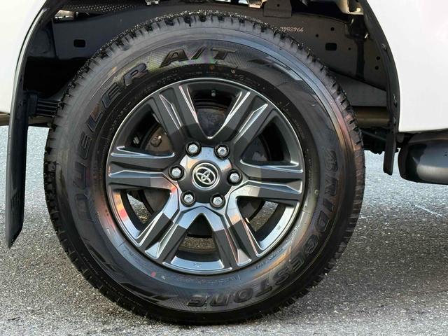 ハイラックス Z ワンオーナー 4WD 純正ナビ パノラミックビューモニター GRドレスアップマフラー GRハードトノカバー 純正ベッドライナー TRD IRカットフィルム LEDヘッドライト 純正17インチアルミ(18枚目)