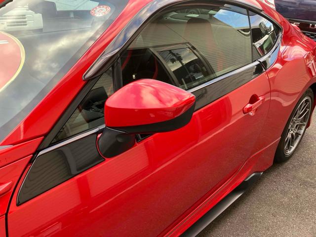 ８６ ＧＴ　ワンオーナー　純正ナビＴＶ　バックカメラ　ＴＲＤフロント・サイド・トランクスポイラー　モデリスタリアアンダースポイラー　ＴＲＤマフラー　エンケイ１７インチアルミ　社外ボンネット　ＲＳ－Ｒバネ純正バネ有（13枚目）