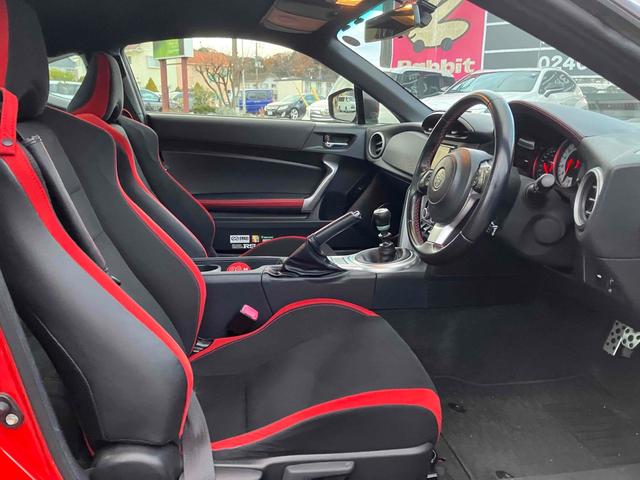 ８６ ＧＴ　ワンオーナー　純正ナビＴＶ　バックカメラ　ＴＲＤフロント・サイド・トランクスポイラー　モデリスタリアアンダースポイラー　ＴＲＤマフラー　エンケイ１７インチアルミ　社外ボンネット　ＲＳ－Ｒバネ純正バネ有（39枚目）