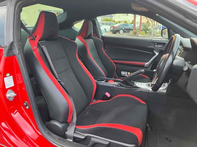 ８６ ＧＴ　ワンオーナー　純正ナビＴＶ　バックカメラ　ＴＲＤフロント・サイド・トランクスポイラー　モデリスタリアアンダースポイラー　ＴＲＤマフラー　エンケイ１７インチアルミ　社外ボンネット　ＲＳ－Ｒバネ純正バネ有（40枚目）