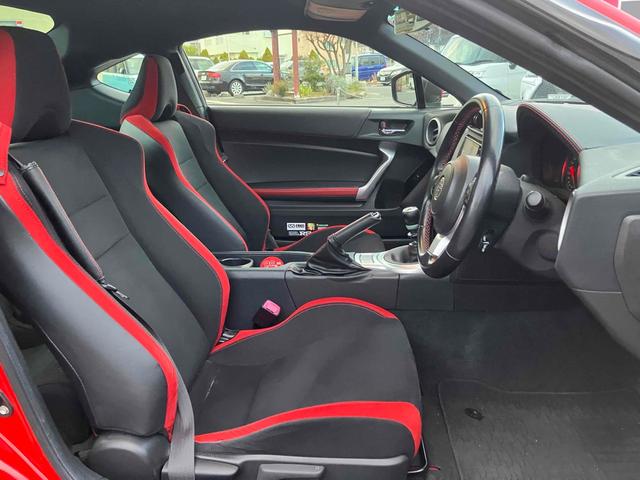 ８６ ＧＴ　ワンオーナー　純正ナビＴＶ　バックカメラ　ＴＲＤフロント・サイド・トランクスポイラー　モデリスタリアアンダースポイラー　ＴＲＤマフラー　エンケイ１７インチアルミ　社外ボンネット　ＲＳ－Ｒバネ純正バネ有（41枚目）